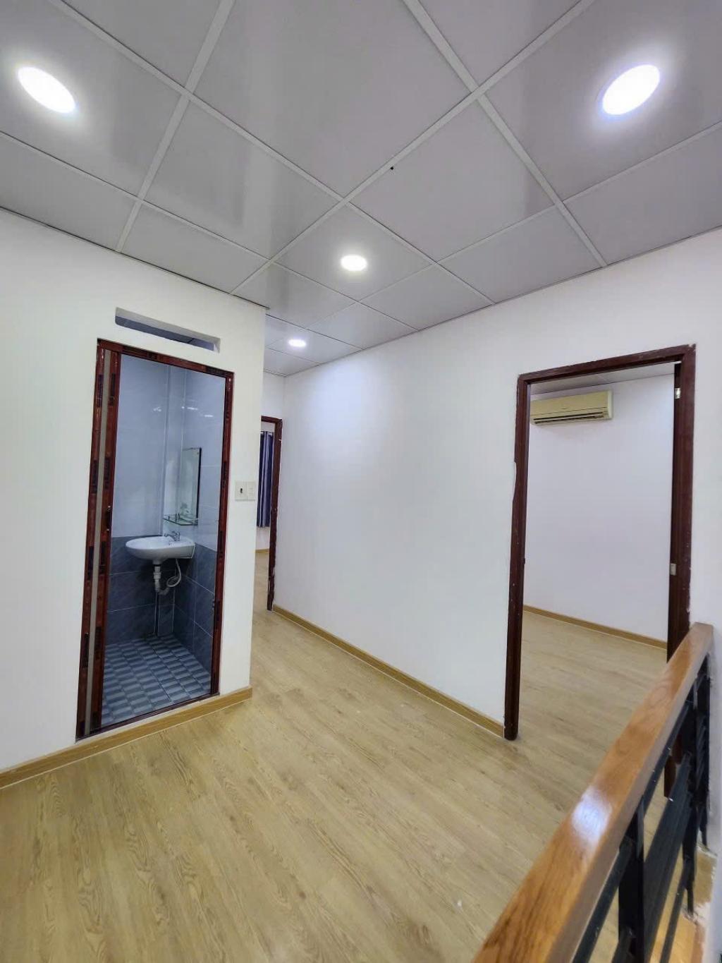 MẶT TIỀN KINH DOANH GIÁP NGÃ TƯ BỐN XÃ, 44M2, 2 TẦNG GIÁ NHỈNH 4 TỶ - Ảnh 2